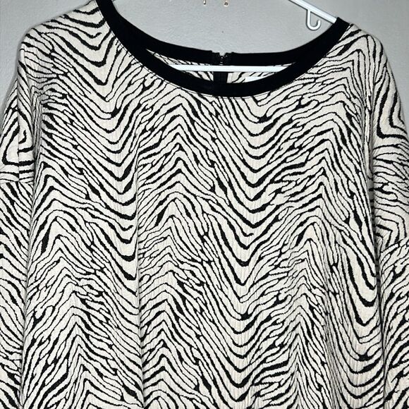 Liz Claiborne Black White Boat Neck Back Zip Zebra Print Pullover Sweater XL - Picture 3 of 9